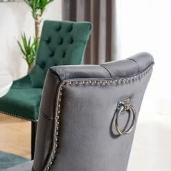 Tuotemerkit August Ruokatuoli - Harmaa Sametti -Keittiö- ja ruokapöytätuolit Försäljningsbutik 6d732452d25cd68f1a090059be0513bbf3