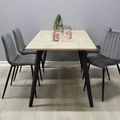 Tuotemerkit Kayla-tuoli - Harmaa Sametti -Keittiö- ja ruokapöytätuolit Försäljningsbutik dee70f53a0855442691091cfbaf5121977