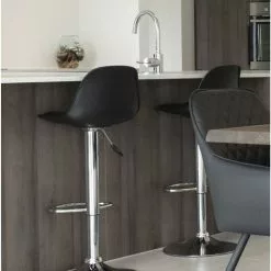 Tuotemerkit Trondheim Baarijakkara - Musta/kromi -Keittiö- ja ruokapöytätuolit Försäljningsbutik fea73a0bf1ebf89cacfff91c45dac30a20